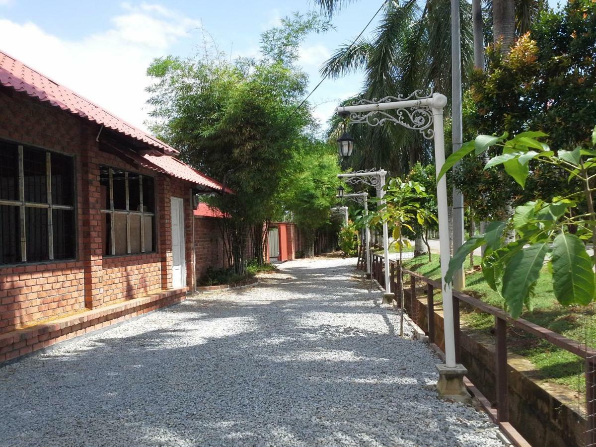 Homestay Umbai Kelana Merlimau ภายนอก รูปภาพ